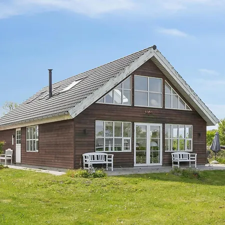 Ferienhaus In Schöner Nahe Am Wasser